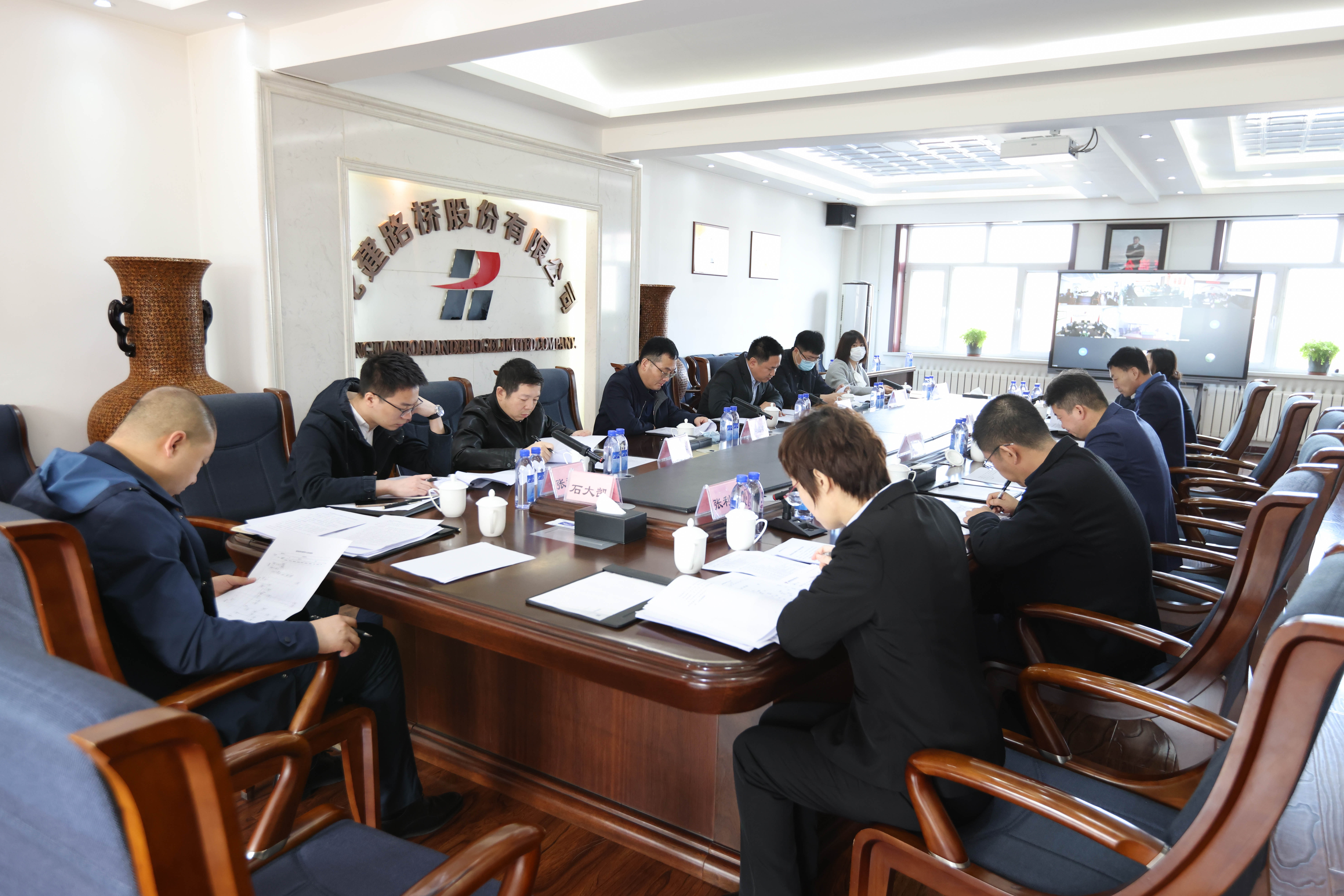 建投集团总经理助理李海智一行深入公司座谈交流(图7)