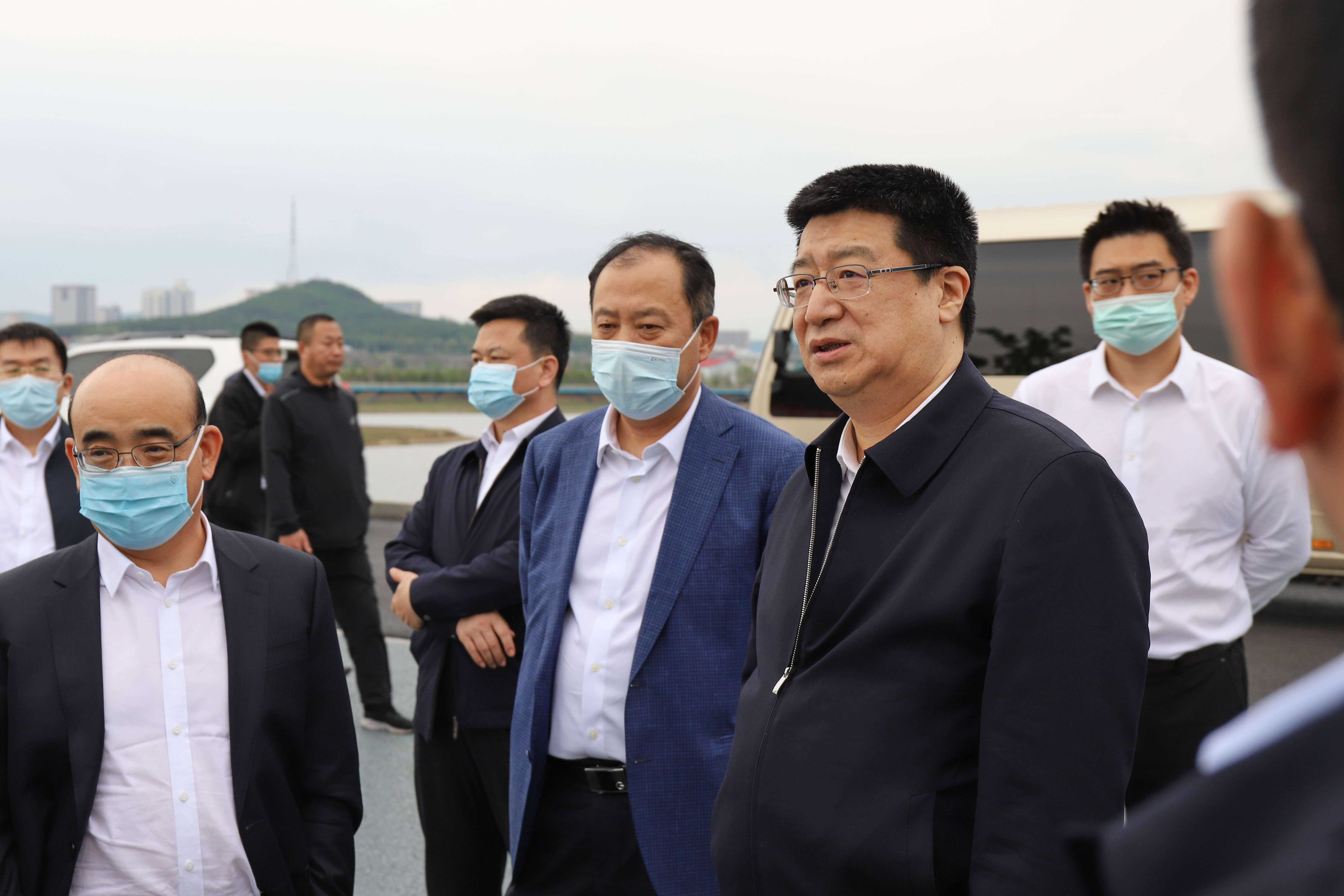 省建投集团党委副书记、副董事长、总经理周军一行深入公司桃山湖项目调研指导(图2)