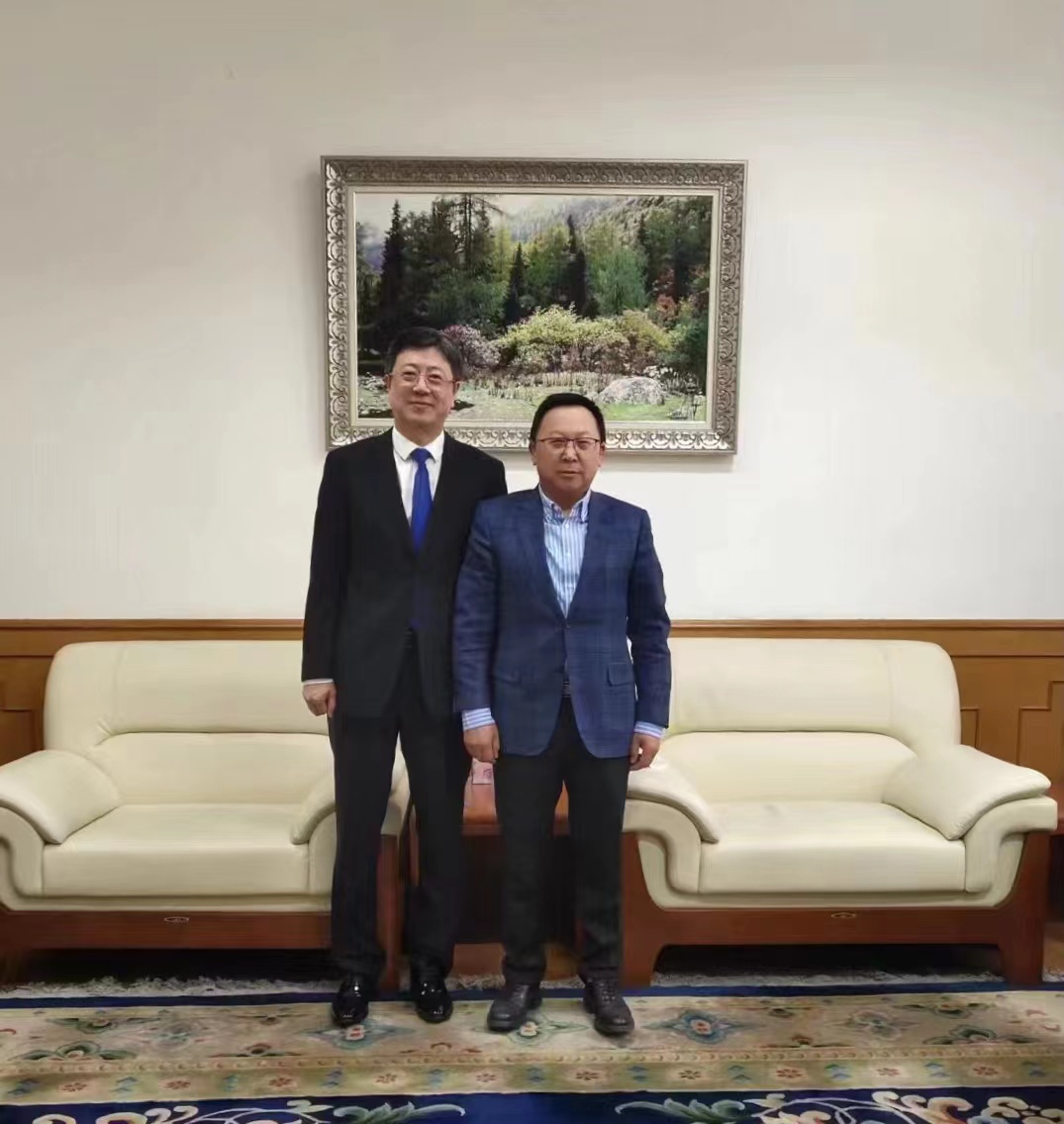 公司副总经理刘树军一行拜会中国驻蒙古国大使柴文睿和经商参赞宋学军(图1)