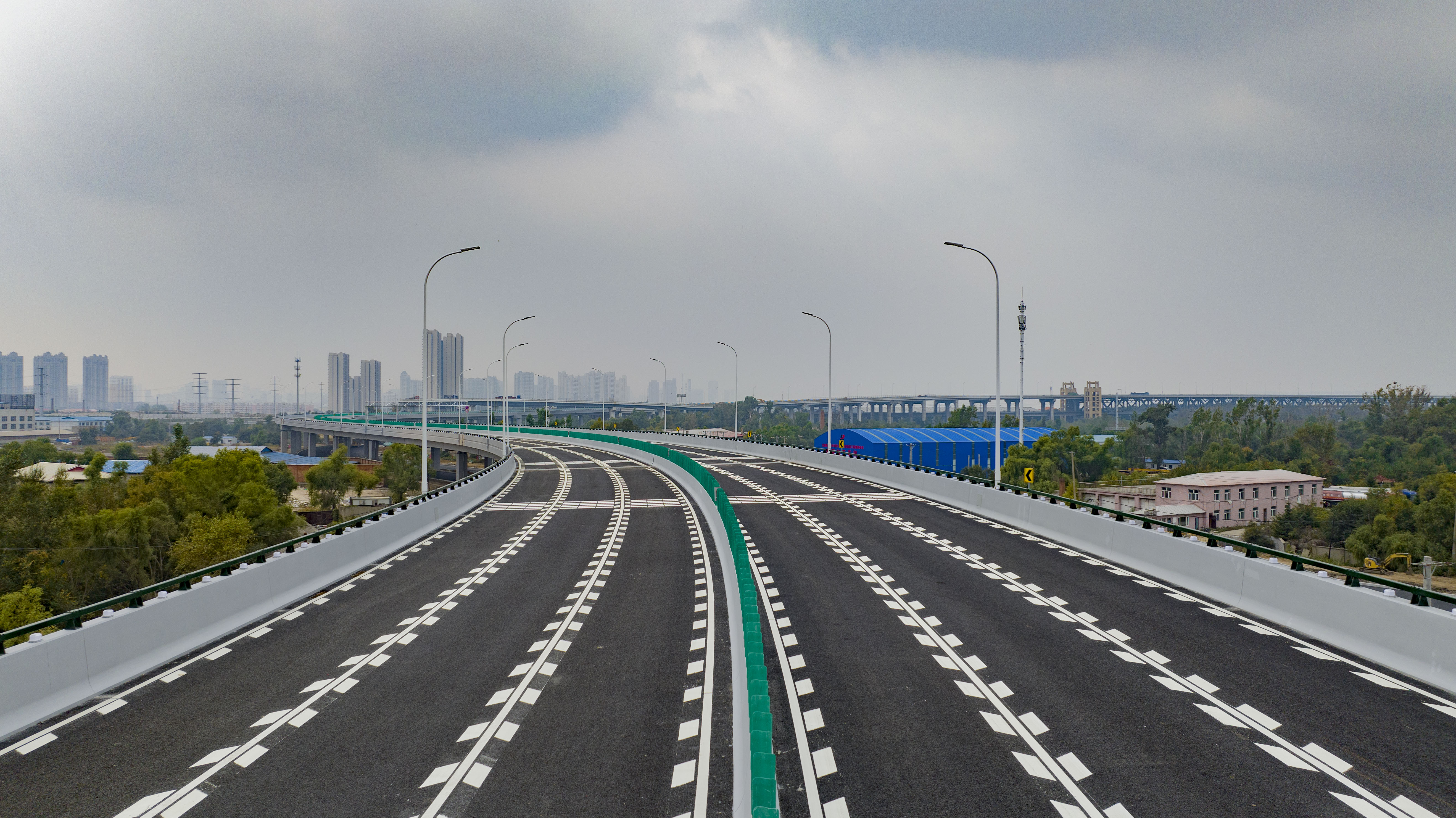 决战金秋 | 公司承建的哈尔滨市北门街高架桥正式通车！(图2)
