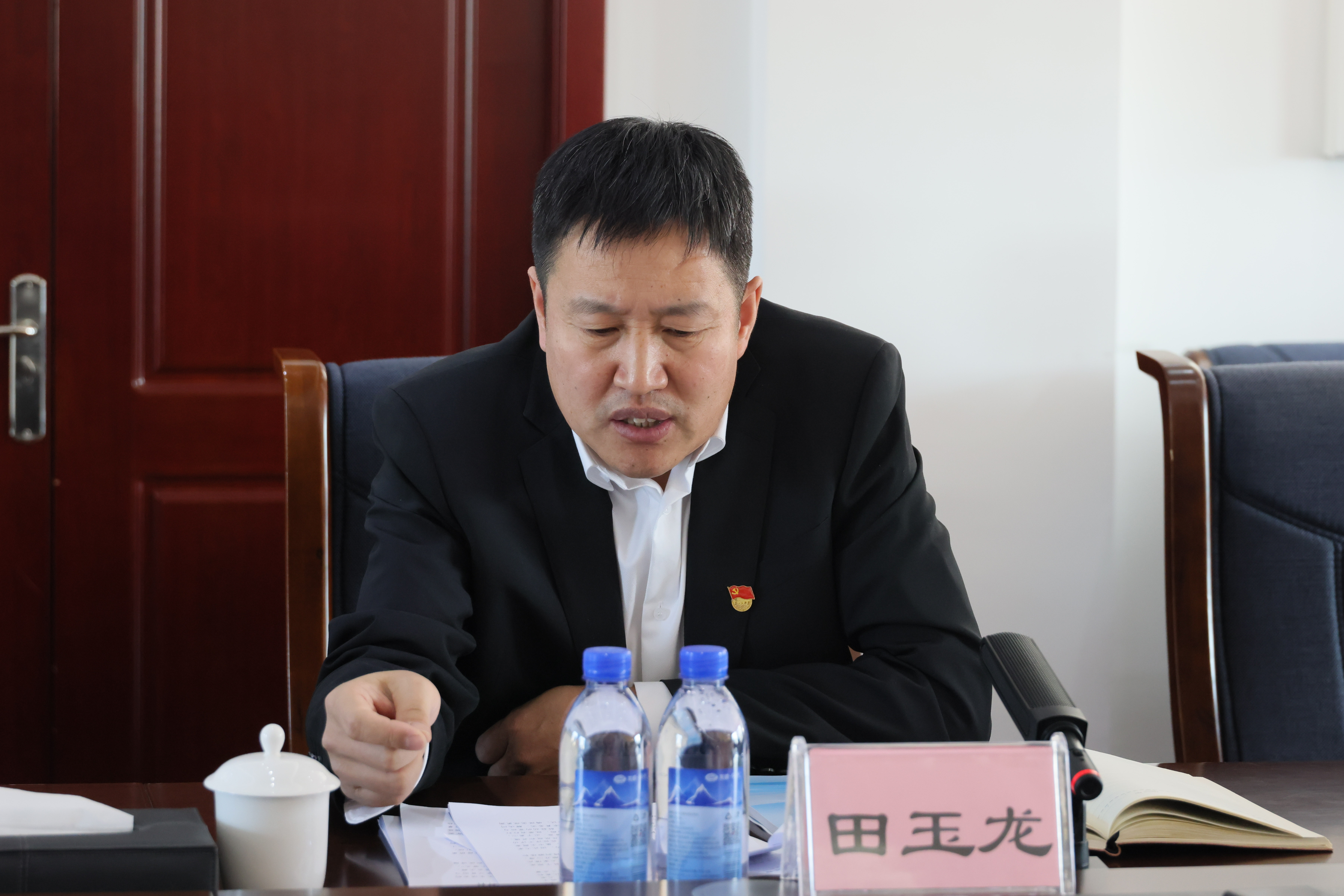 PA视讯暨路桥集团党委召开2022年度民主生活会(图5)