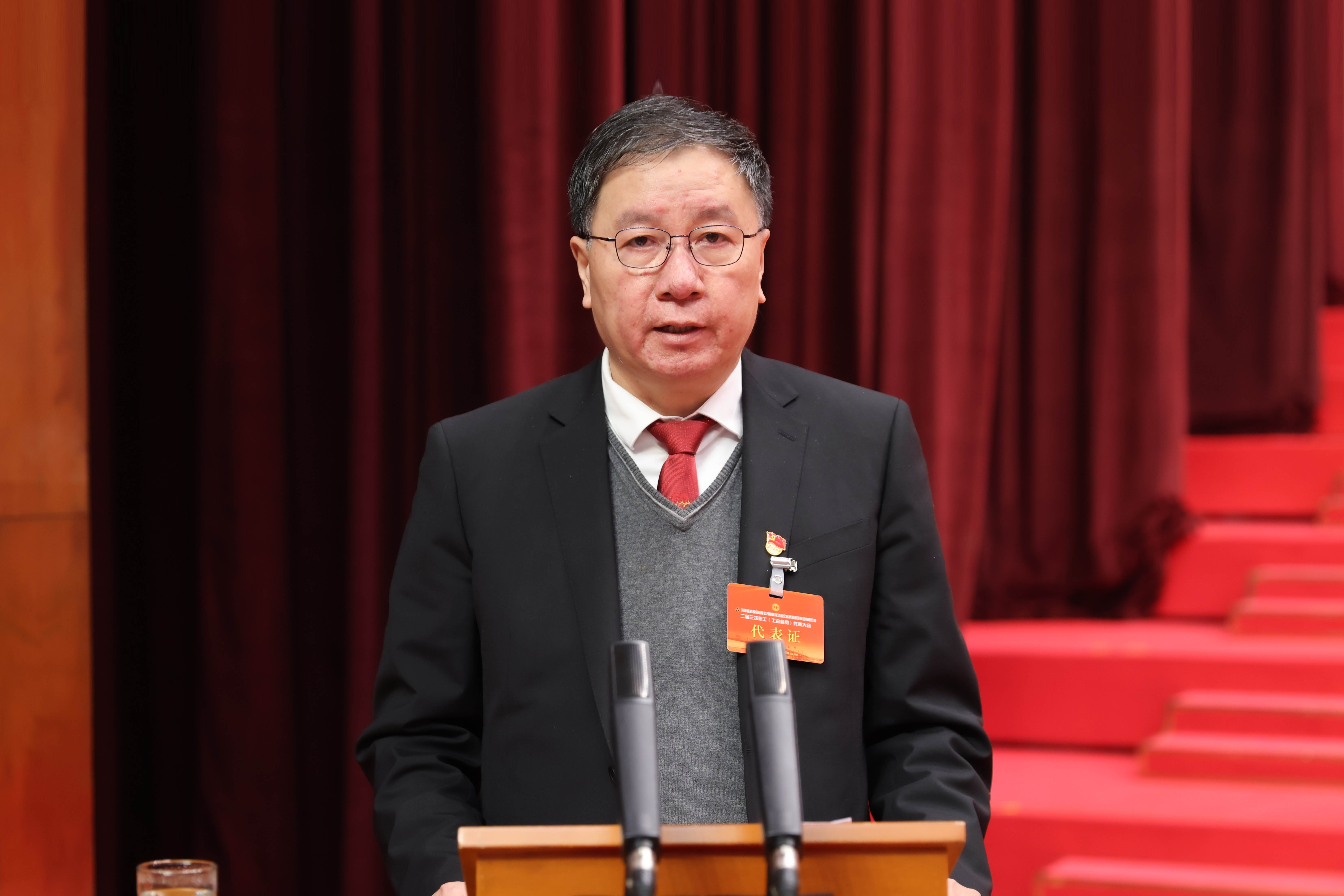 PA视讯暨路桥集团二届三次职工（工会会员）代表大会胜利召开！(图9)