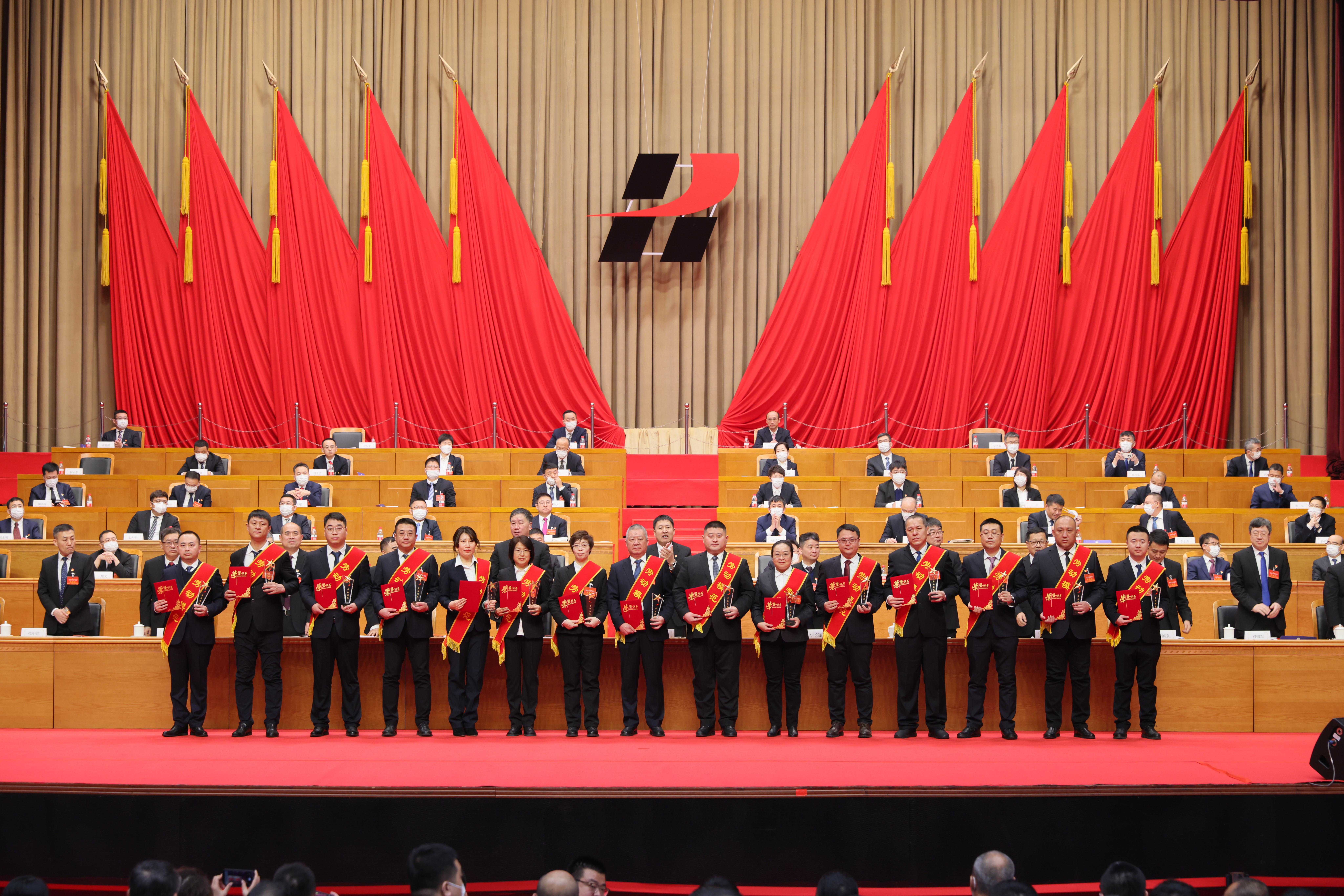 PA视讯暨路桥集团二届三次职工（工会会员）代表大会胜利召开！(图11)
