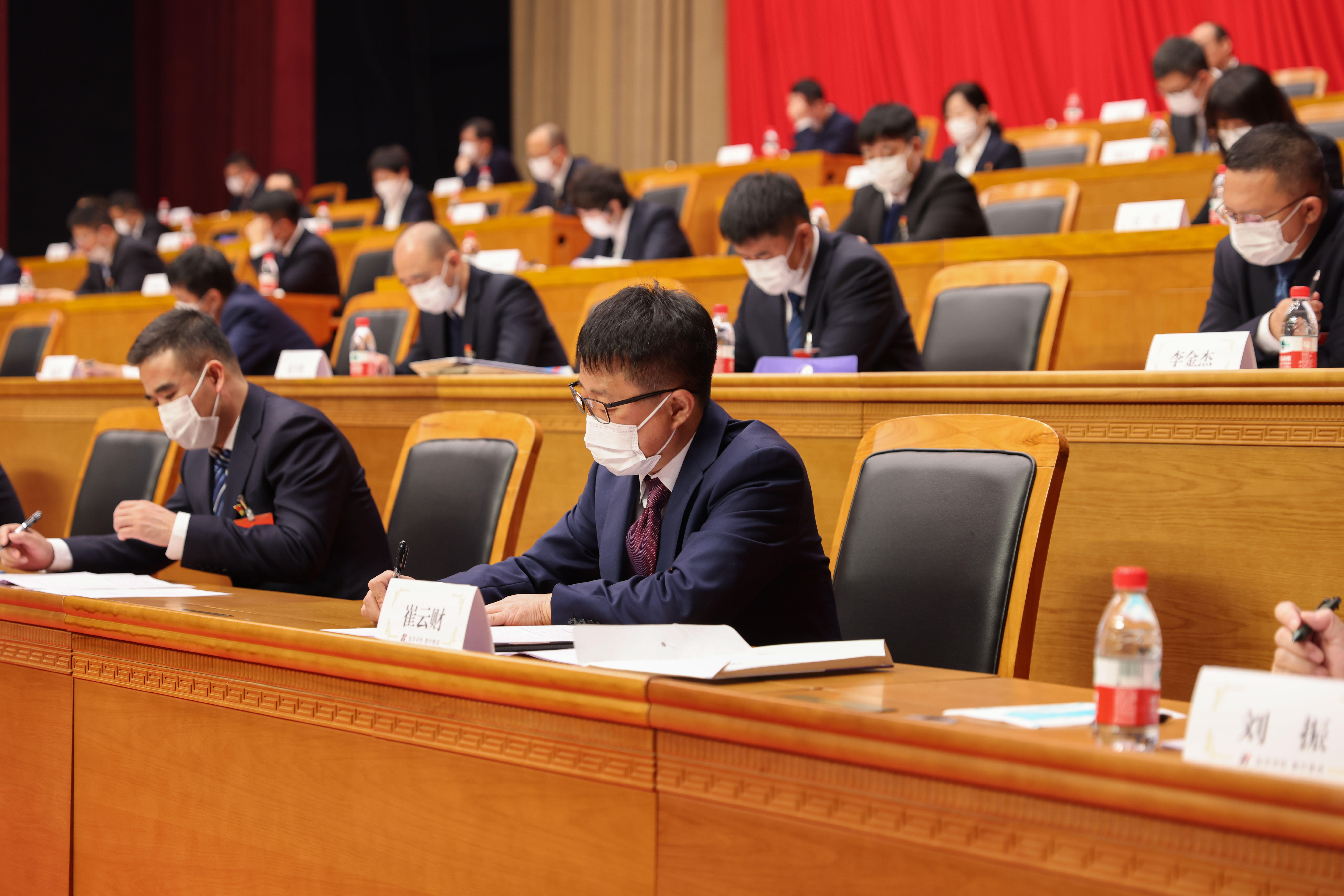 PA视讯暨路桥集团二届三次职工（工会会员）代表大会胜利召开！(图19)