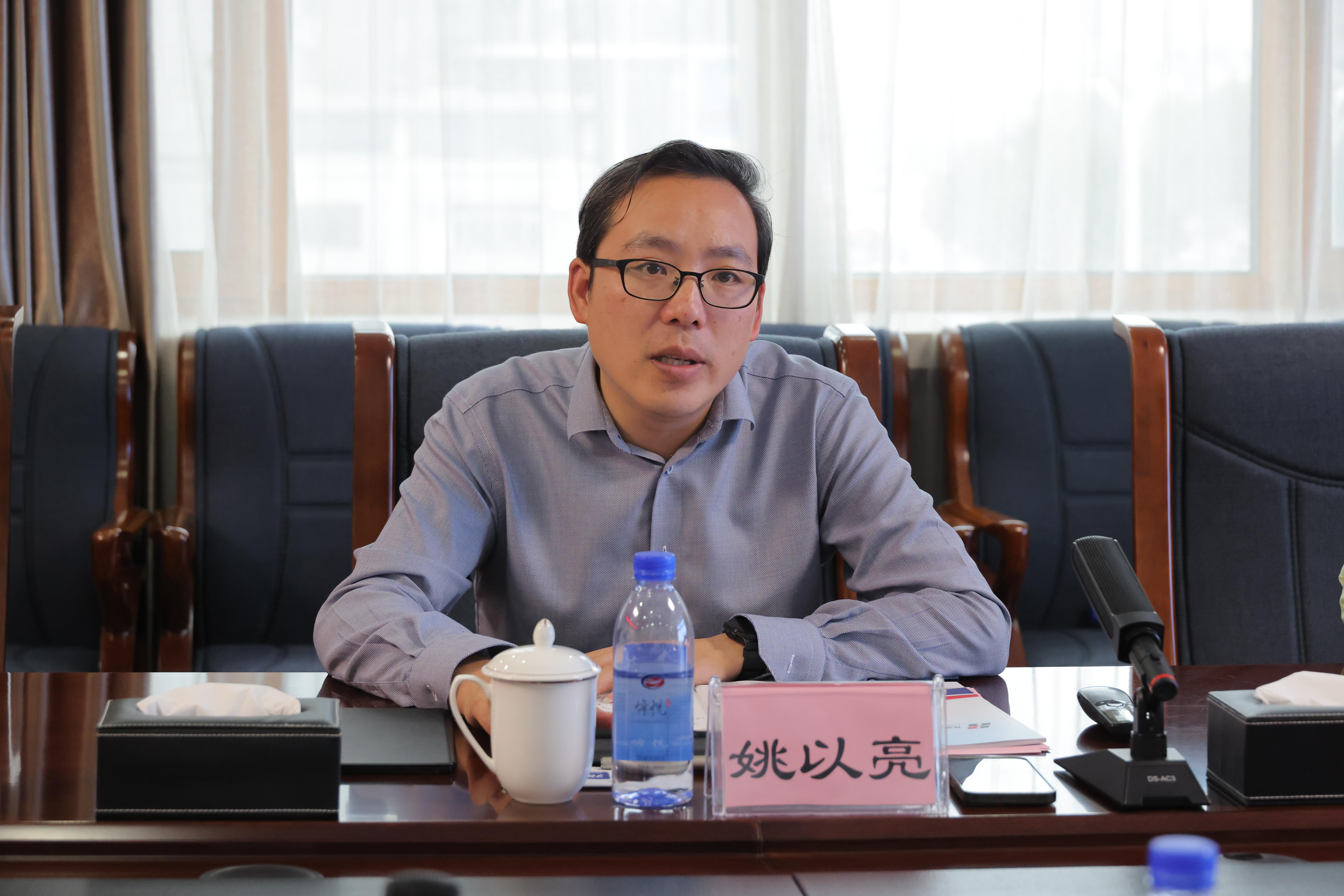 公司与长安大学公路学院进行座谈交流(图2)