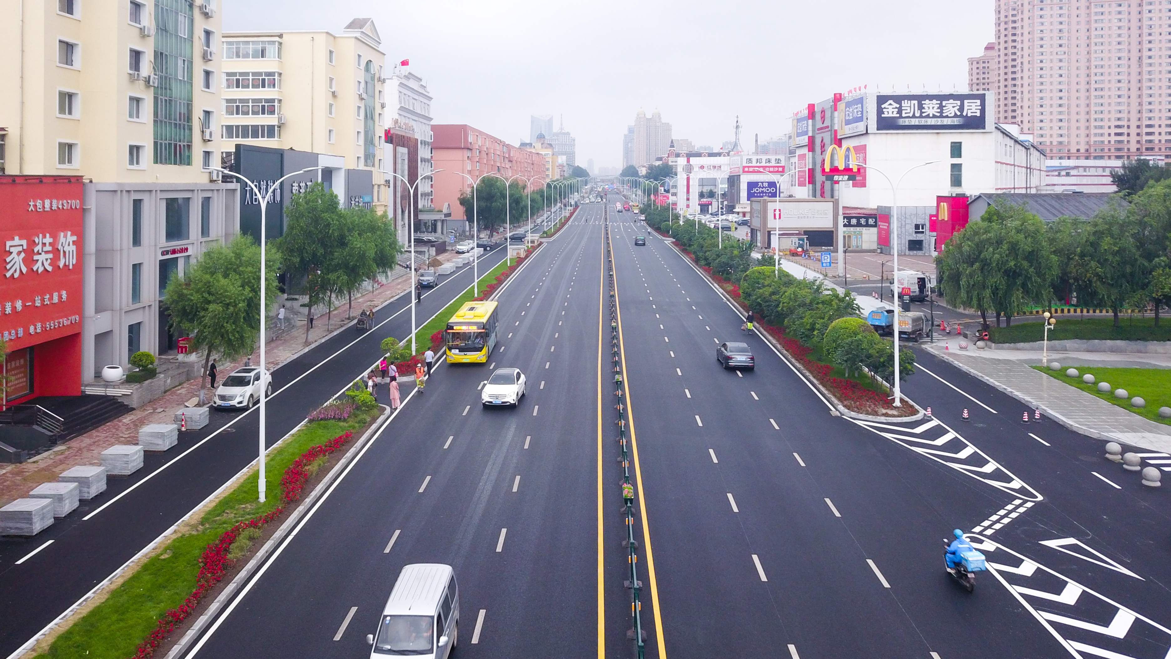 镜头 | 一线 公司承建的红旗大街道路更新改造工程东直路至先锋路段顺利完工(图4)