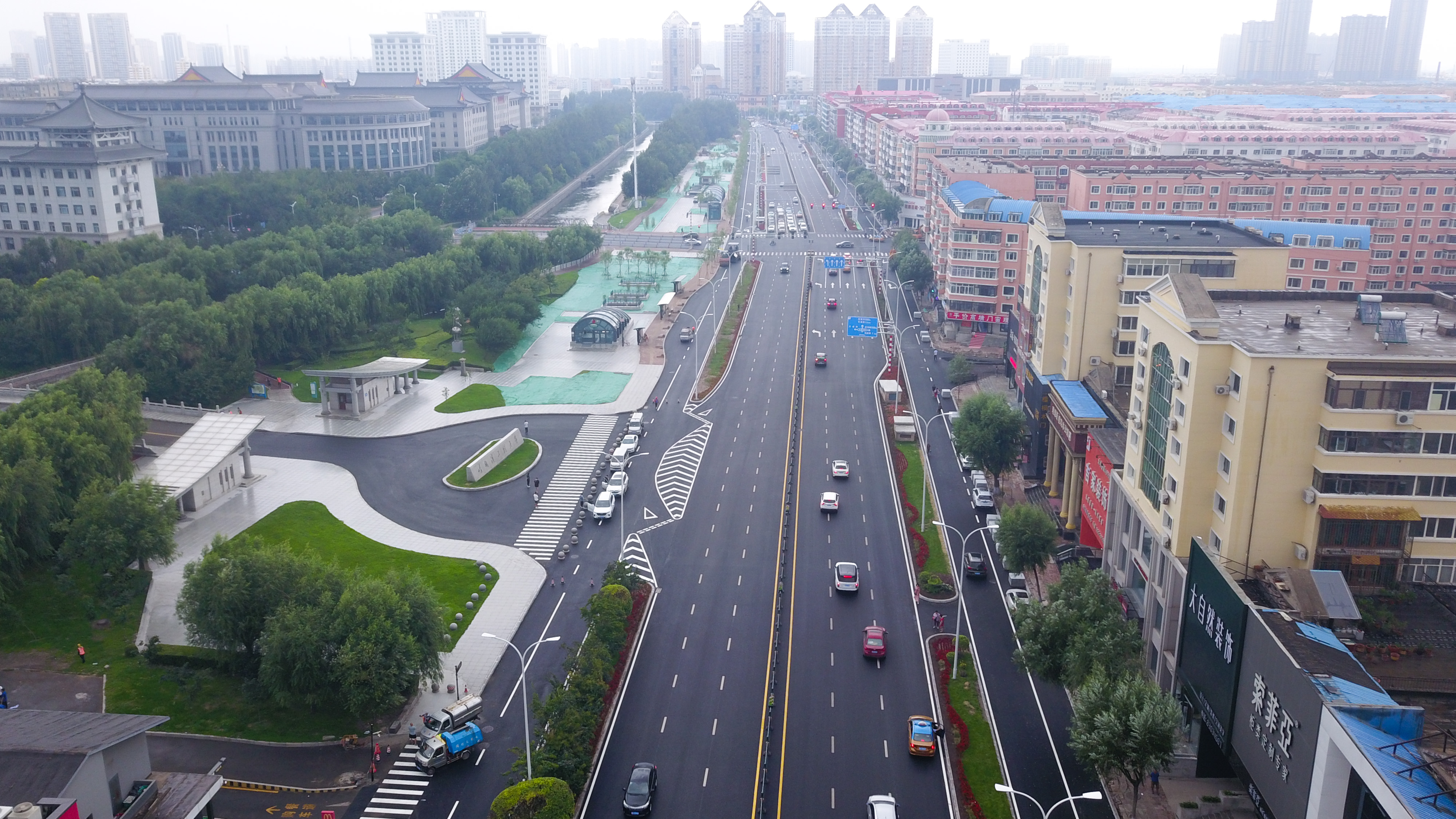 镜头 | 一线 公司承建的红旗大街道路更新改造工程东直路至先锋路段顺利完工(图5)