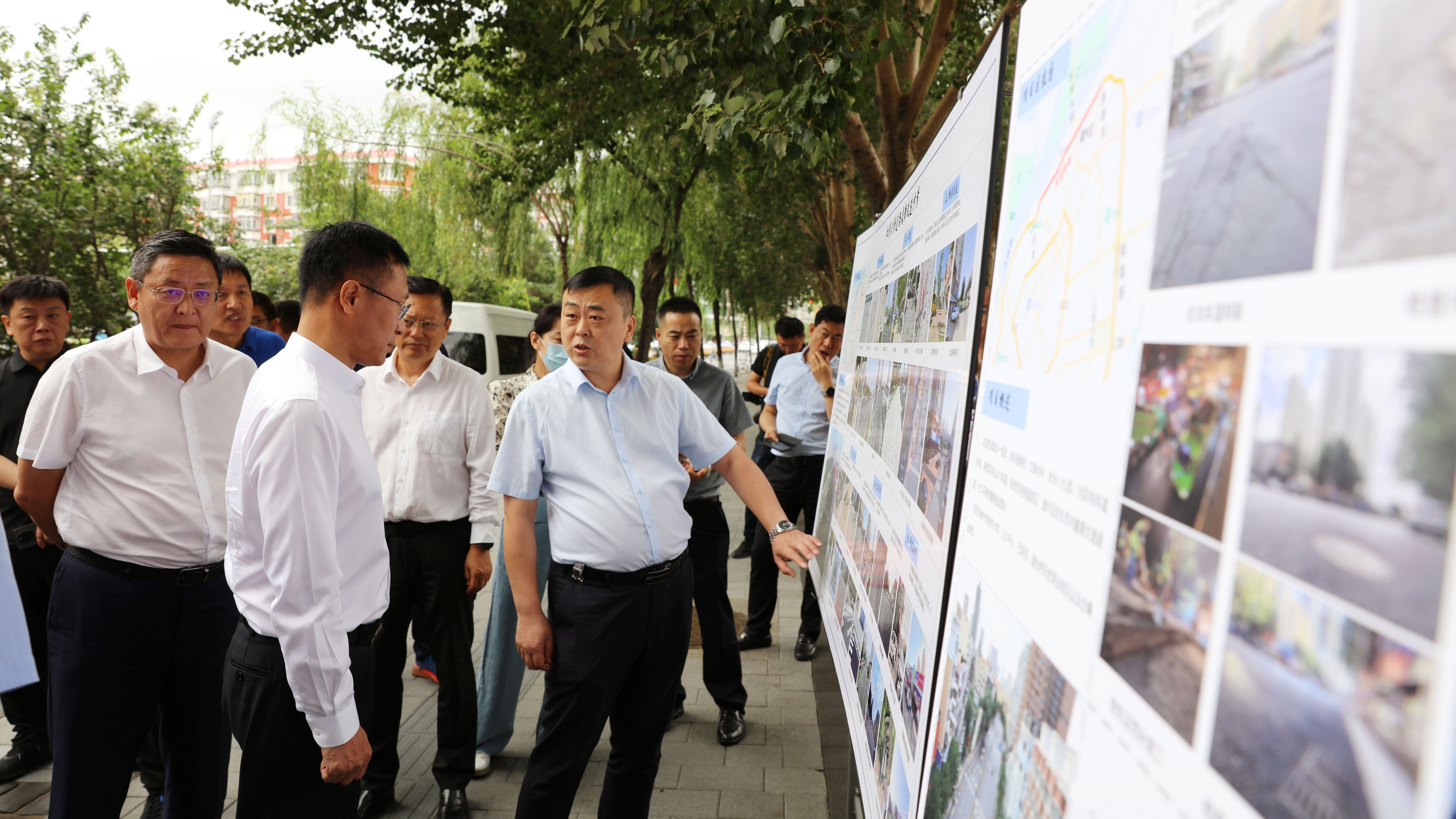 工作落实年丨公司承建的红旗大街道路更新改造工程车行道全线完工通车 哈尔滨市市长张起翔现场调研(图3)