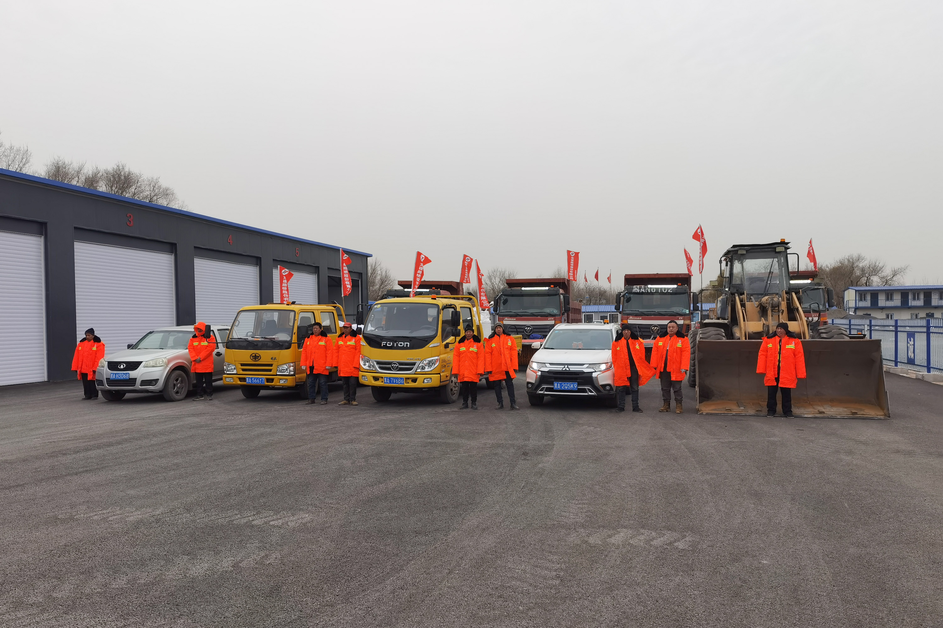 迎战风雪！公司多措并举确保管养路段安全通畅(图3)