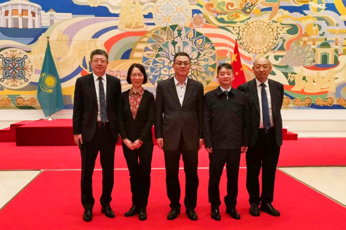 公司党委副书记、副董事长、总经理宁长远一行赴哈萨克斯坦进行市场调研 慰问项目职工(图2)