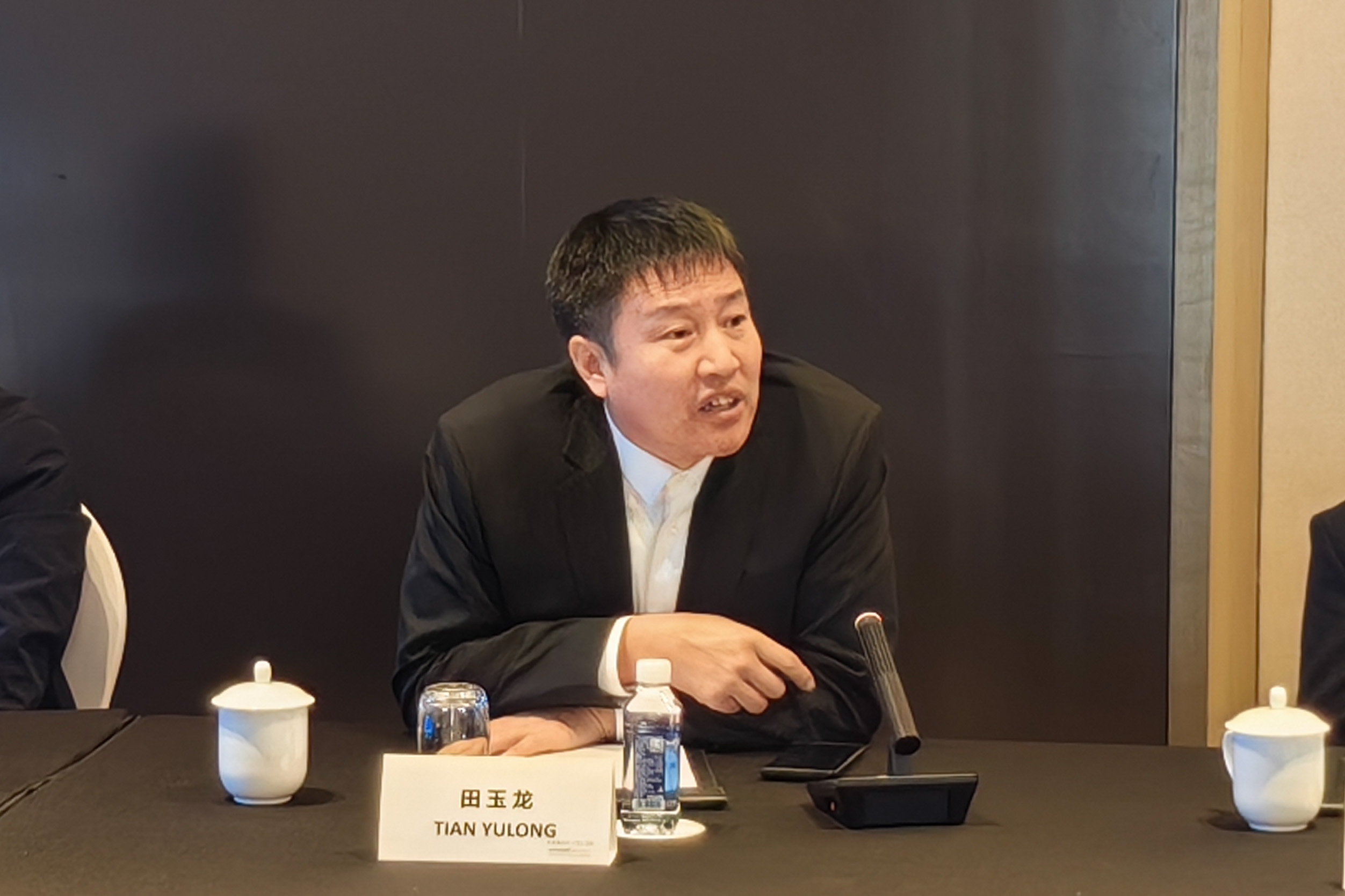 公司与哈萨克斯坦阿斯塔纳市市长政府代表团、中铁亚欧和中国土木开展座谈交流(图2)
