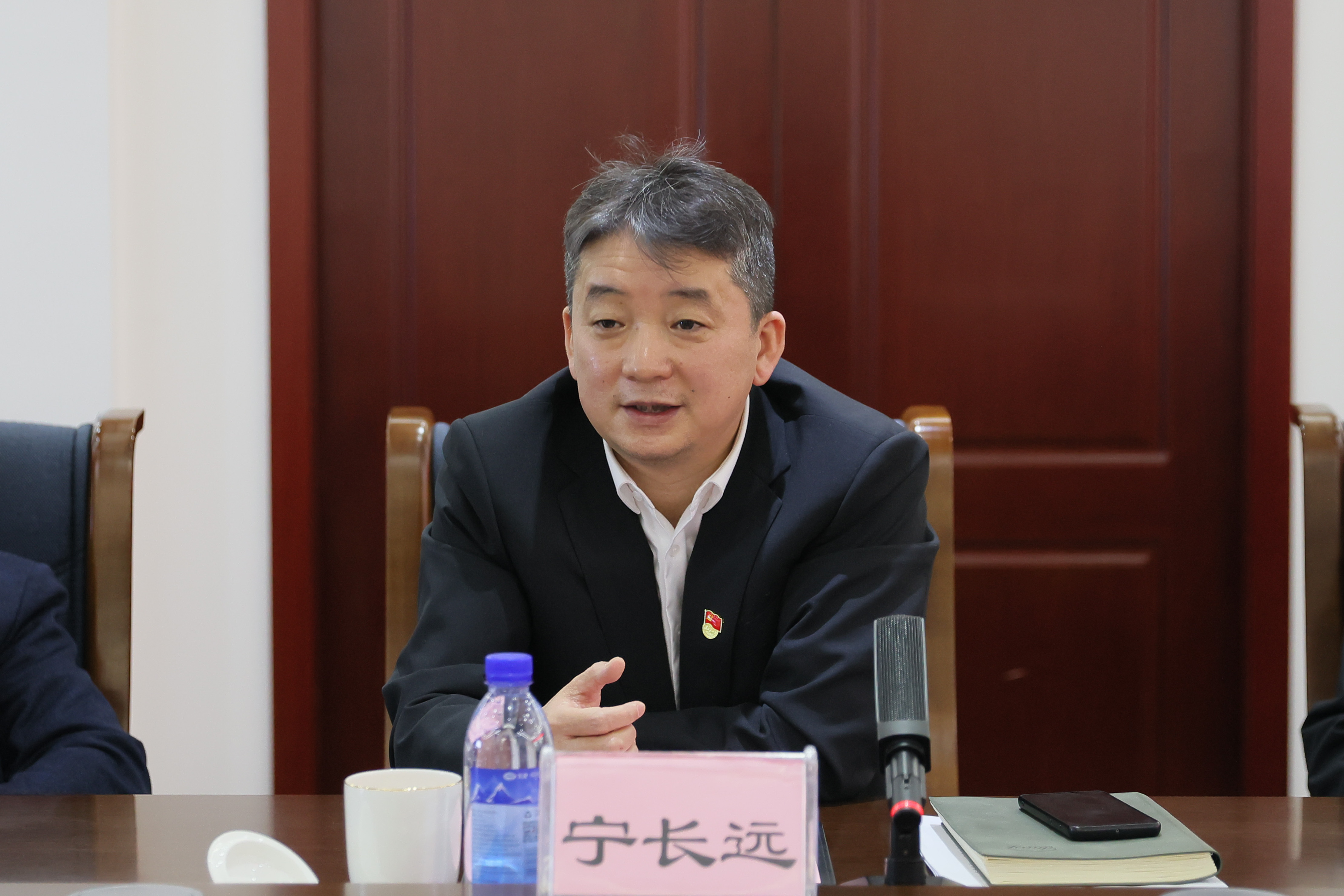 河南省洛阳市伊滨区人大工委副主任刘宗苗一行赴公司开展交流洽谈(图2)