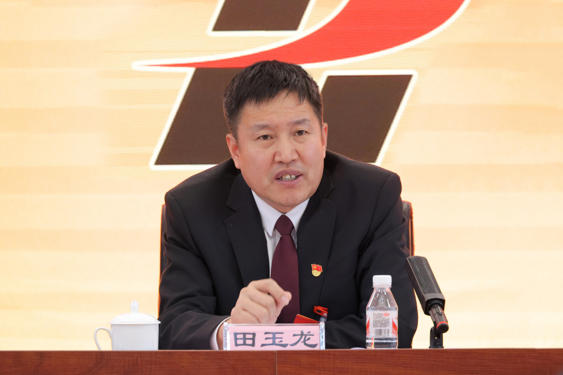 PA视讯暨路桥集团二届四次职工（工会会员）代表大会隆重召开(图4)