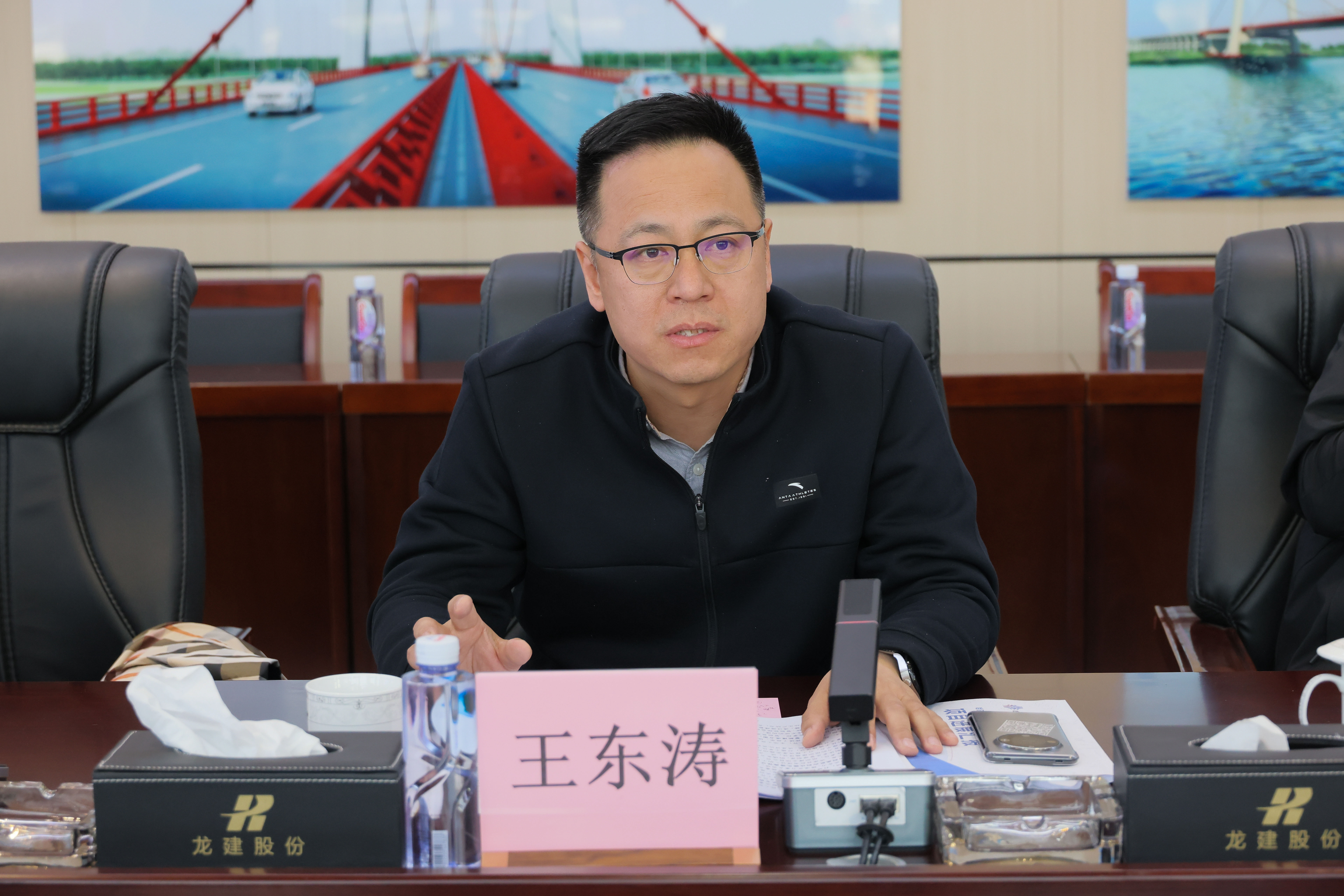建投集团总经理助理王东涛、PA视讯党委书记、董事长田玉龙一行深入哈尔滨都市圈环线西南环、北环段慰问调研(图8)