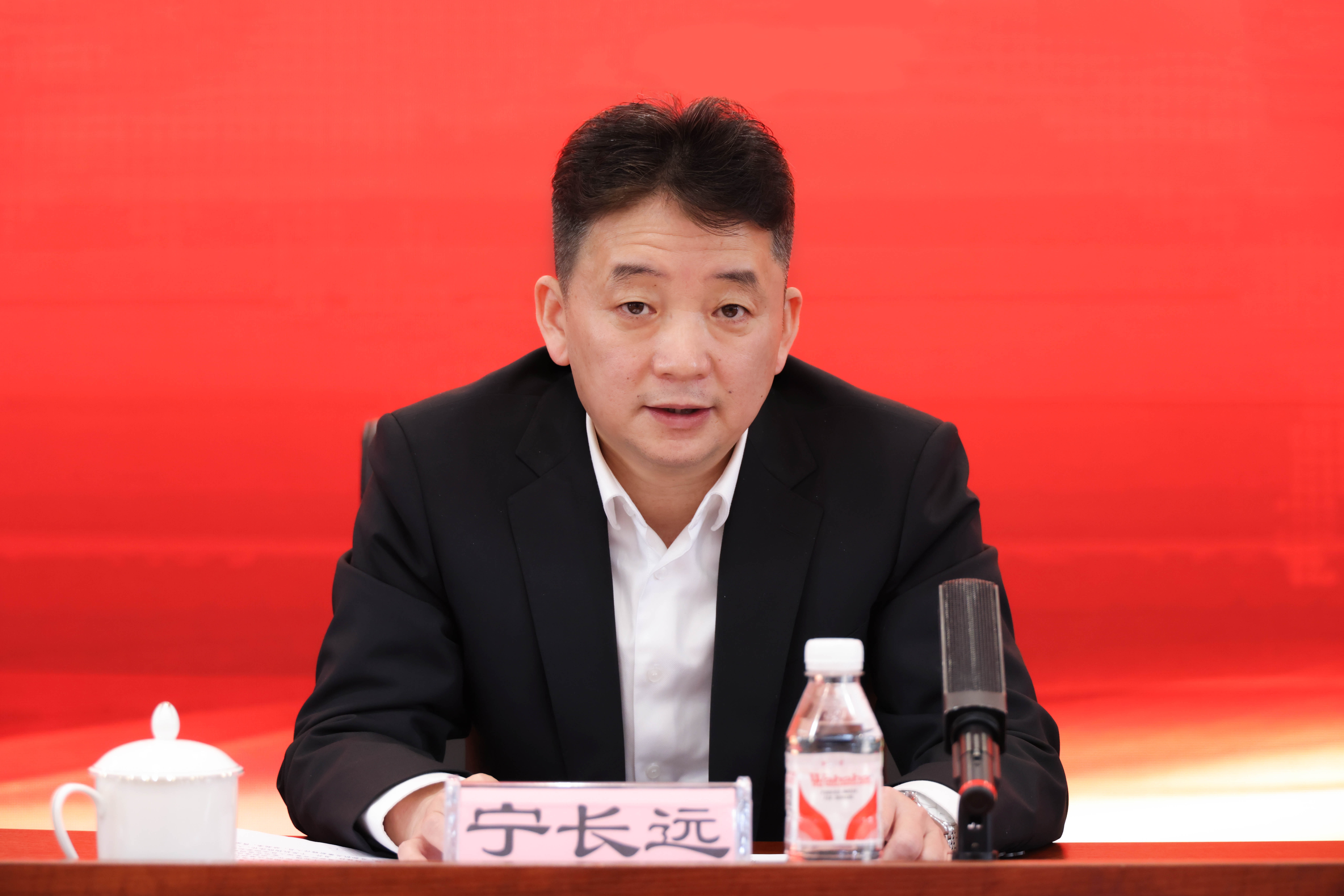 公司召开2024年度总部部门考核述职暨2025年总部建设工作会议(图4)