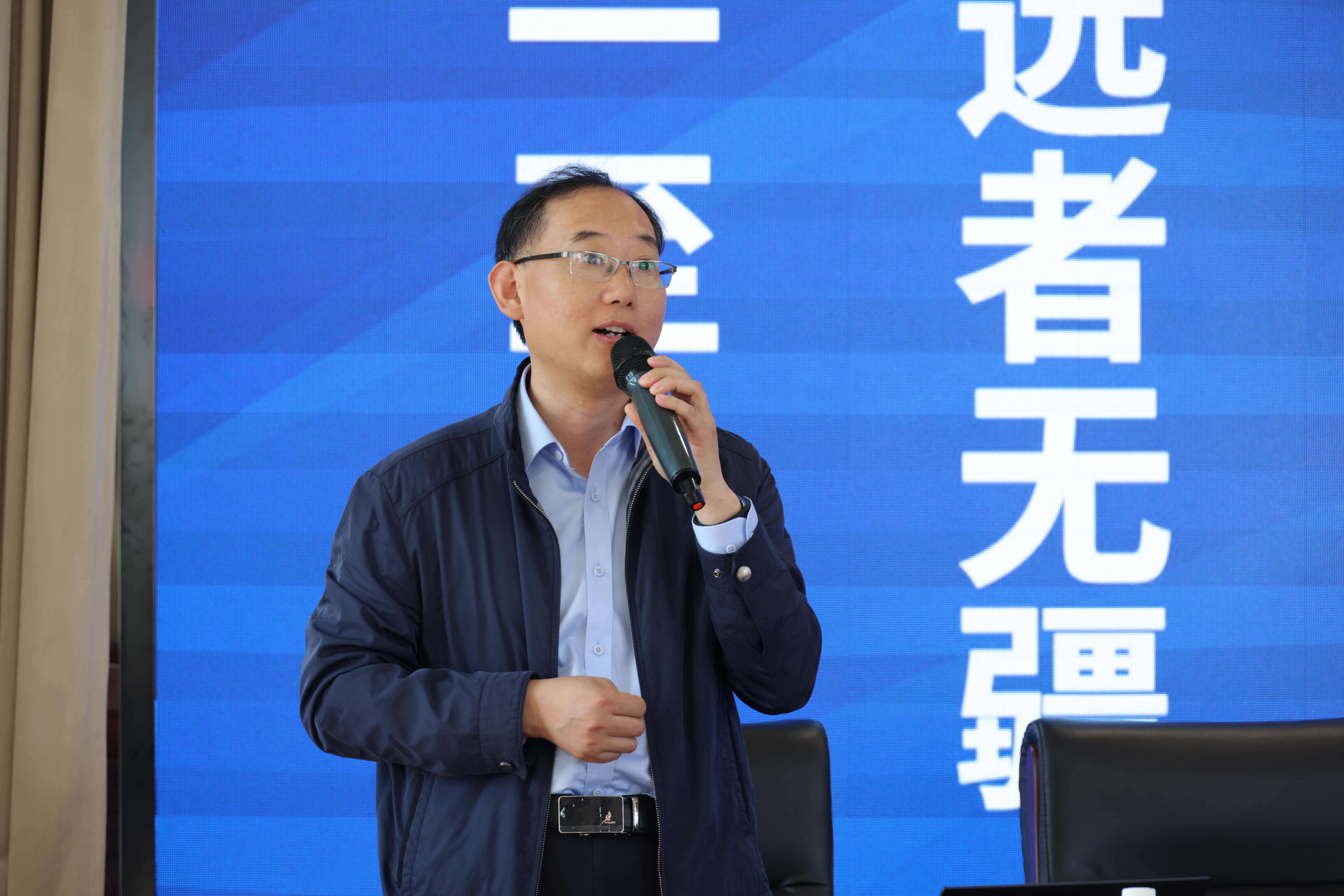 公司组织开展《振动搅拌技术在沥青路面中的应用》技术交流会(图2)